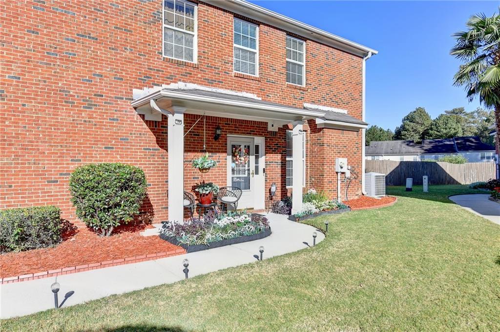 988 Treymont Way