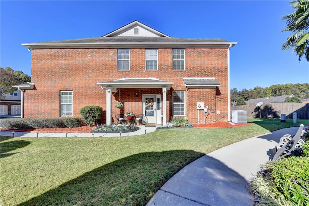 988 Treymont Way