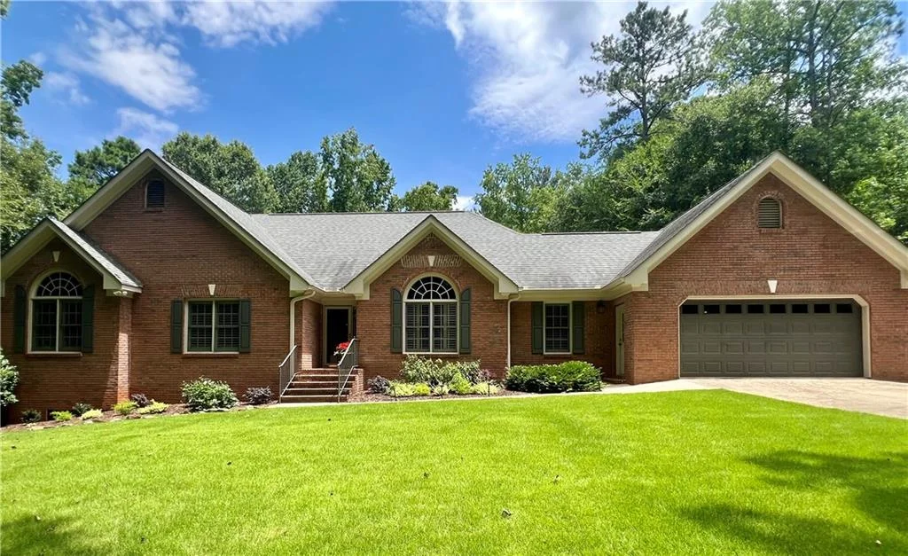 61 Hunters Way