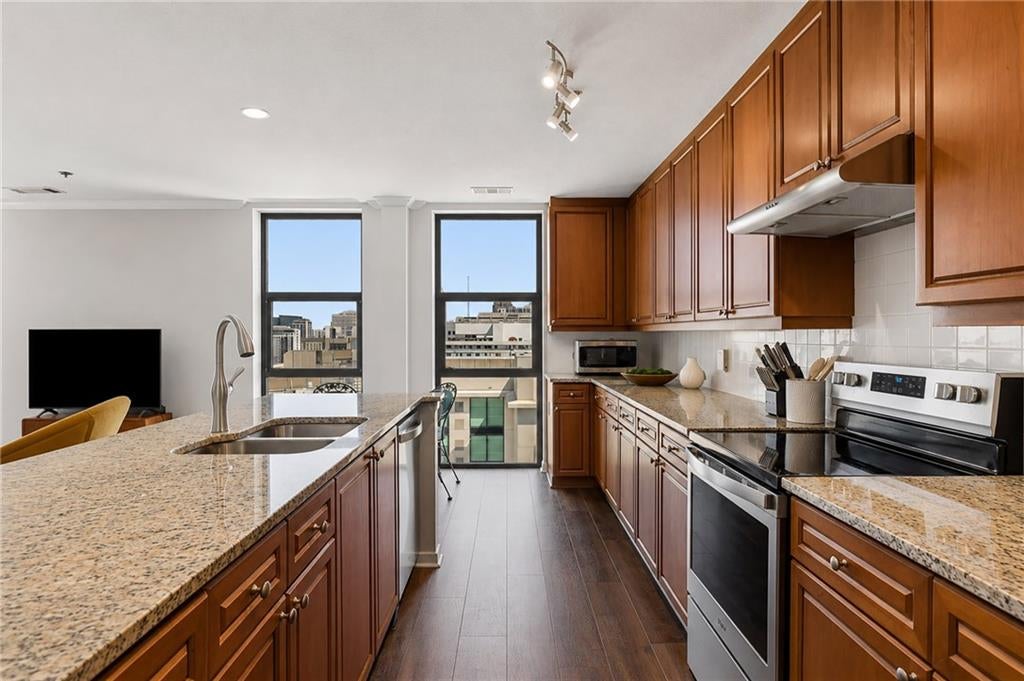 620 Peachtree Street NE PH-B