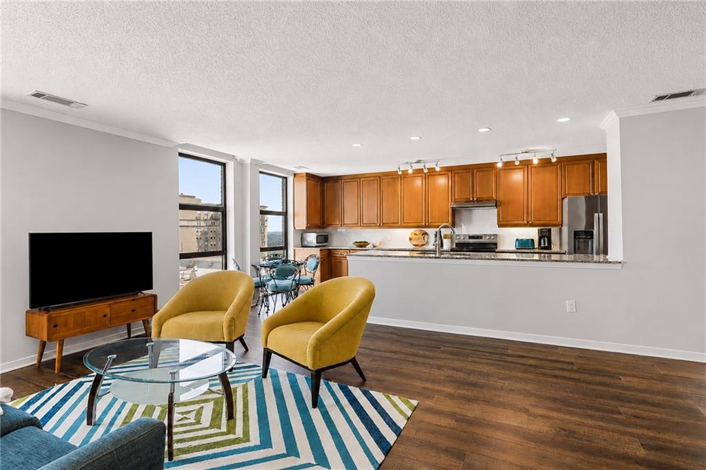 620 Peachtree Street NE PH-B