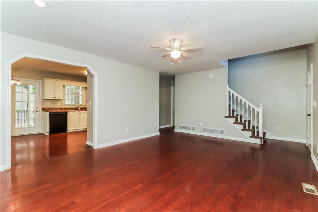 284 Kent Lane