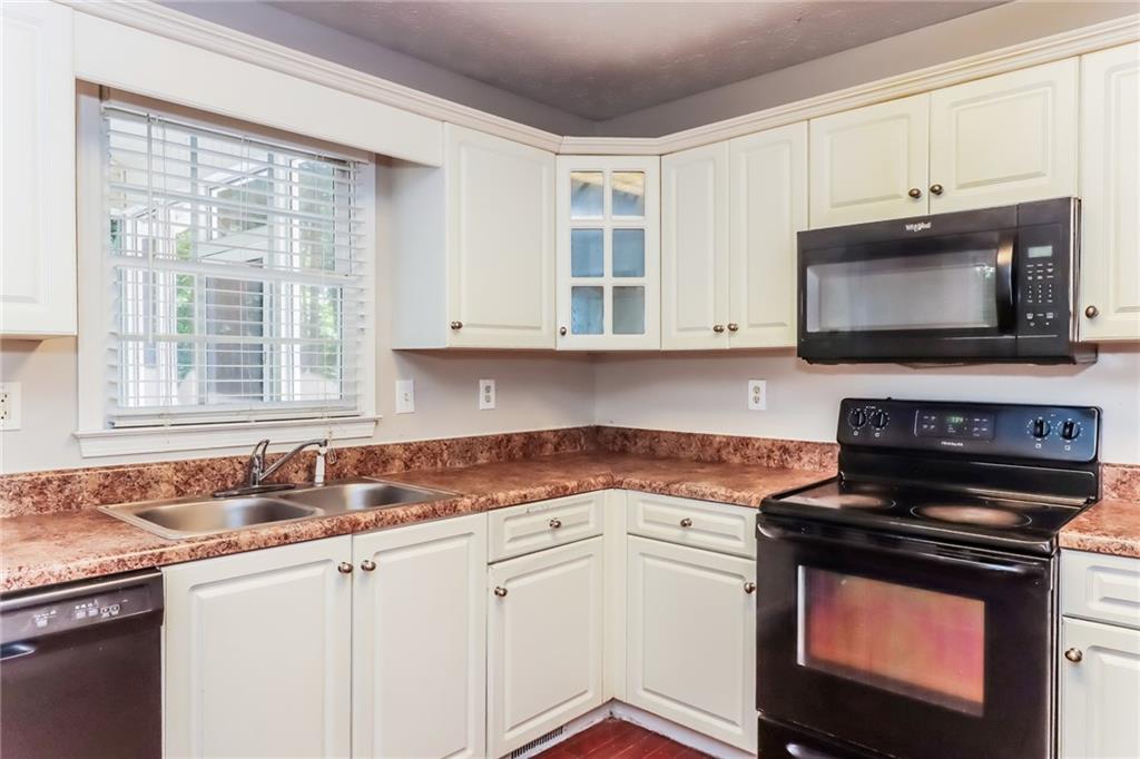 284 Kent Lane