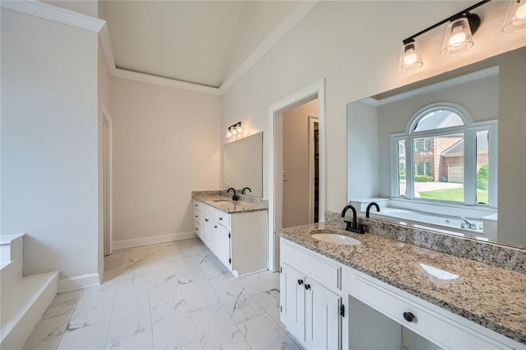 140 Grosvenor Place, Atlanta, Georgia image 25