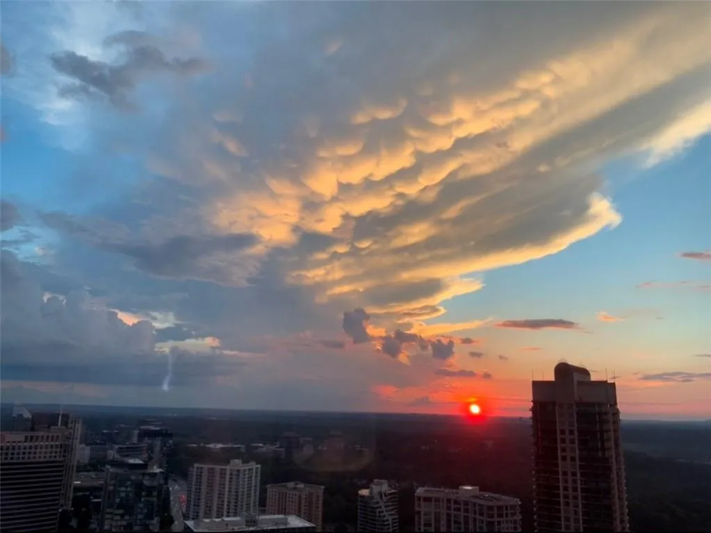 Atlanta, Georgia 30326, United States, 3 Bedrooms Bedrooms, ,4 BathroomsBathrooms,Residential,Active,8700