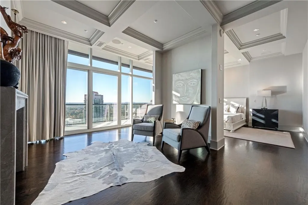 Atlanta, Georgia 30326, United States, 3 Bedrooms Bedrooms, ,4 BathroomsBathrooms,Residential,Active,8700