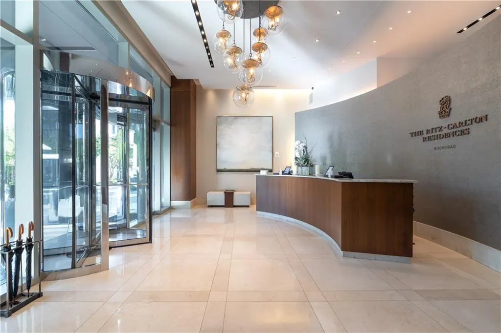 Atlanta, Georgia 30326, United States, 3 Bedrooms Bedrooms, ,4 BathroomsBathrooms,Residential,Active,8700