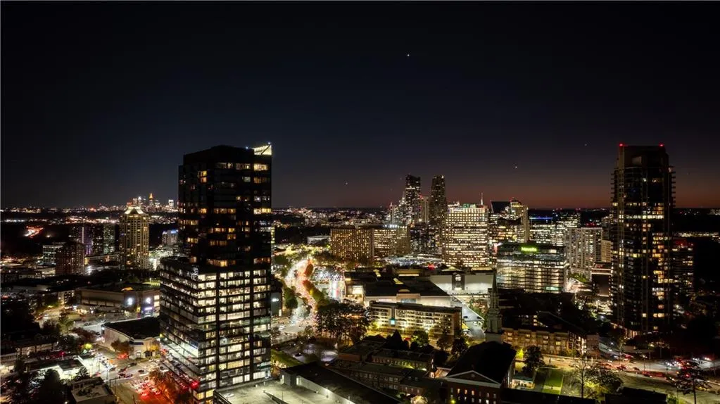 Atlanta, Georgia 30326, United States, 3 Bedrooms Bedrooms, ,4 BathroomsBathrooms,Residential,Active,8700