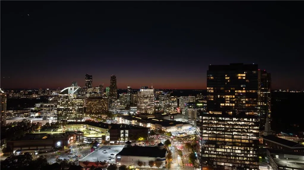 Atlanta, Georgia 30326, United States, 3 Bedrooms Bedrooms, ,4 BathroomsBathrooms,Residential,Active,8700