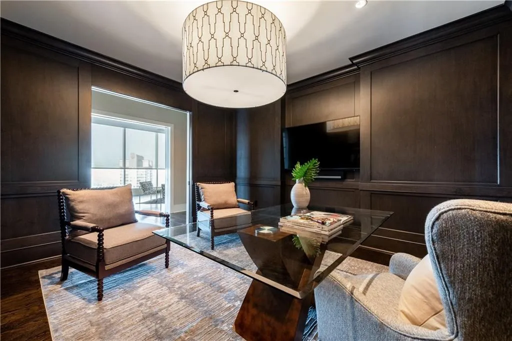 Atlanta, Georgia 30326, United States, 3 Bedrooms Bedrooms, ,4 BathroomsBathrooms,Residential,Active,8700