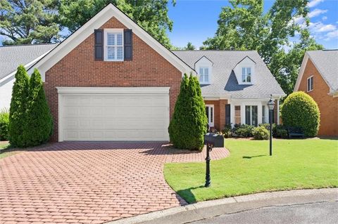 Homes For Sale - 567 N Palisades Circle<br/> Marietta, GA 30067