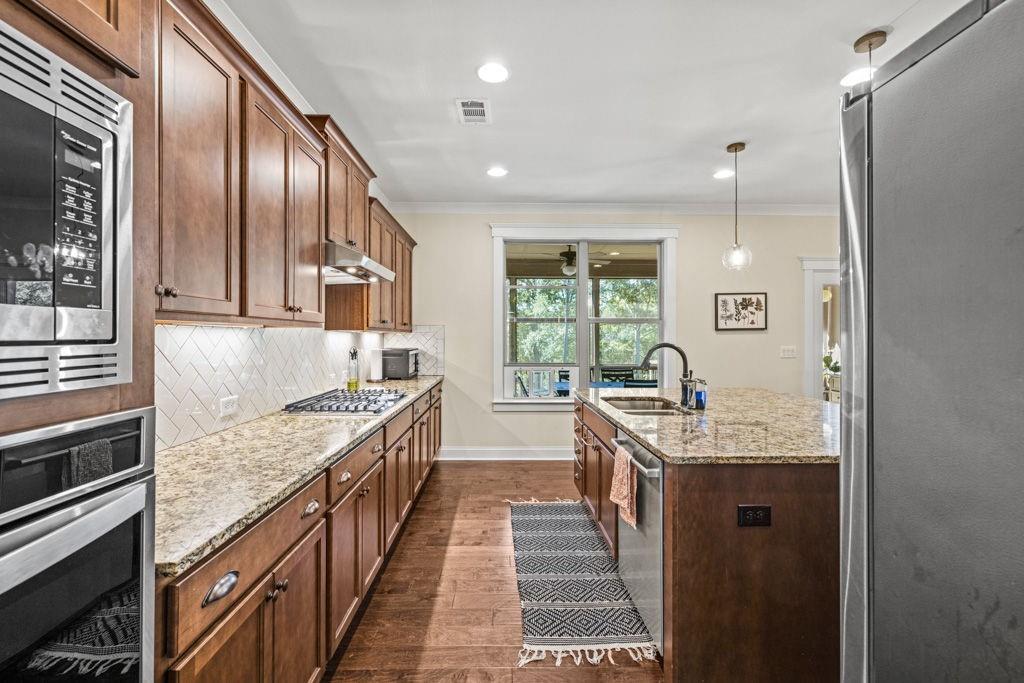 7143 Lake Edge Drive, Flowery Branch, Georgia image 12