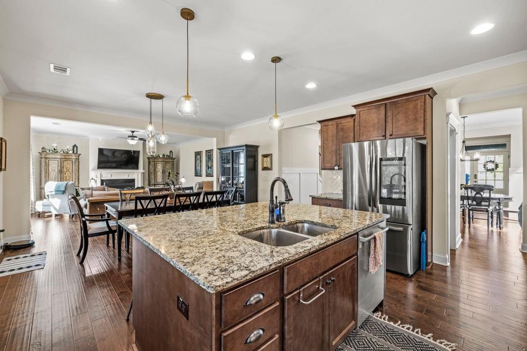 7143 Lake Edge Drive, Flowery Branch, Georgia image 11