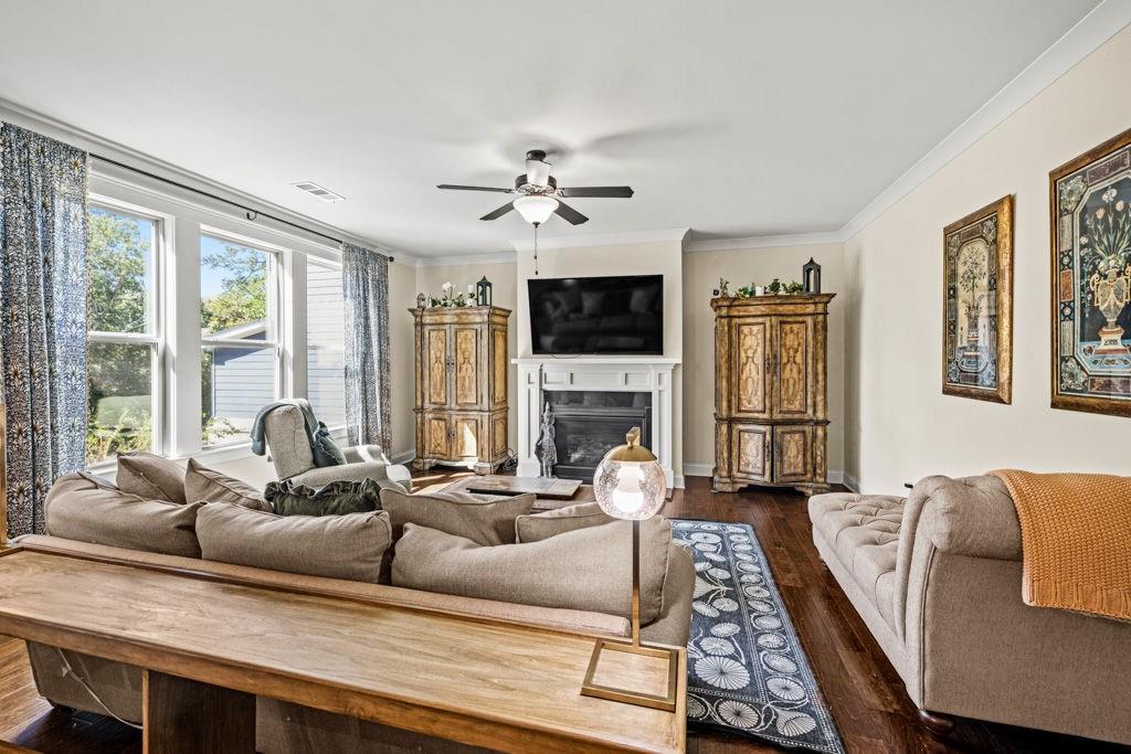 7143 LAKE EDGE Drive