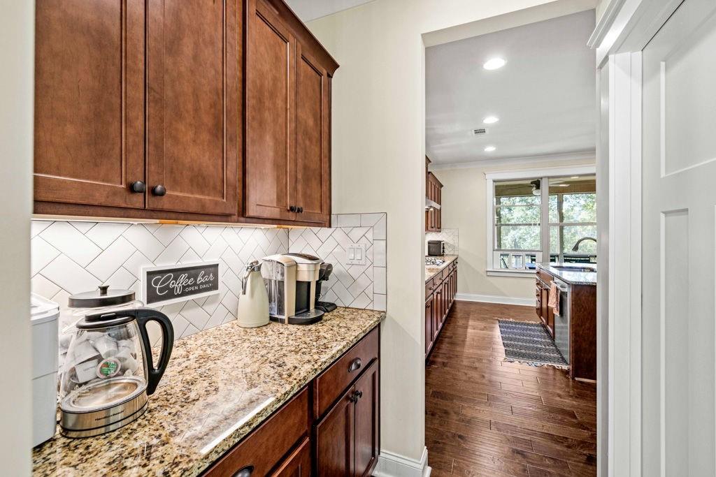 7143 Lake Edge Drive, Flowery Branch, Georgia image 13