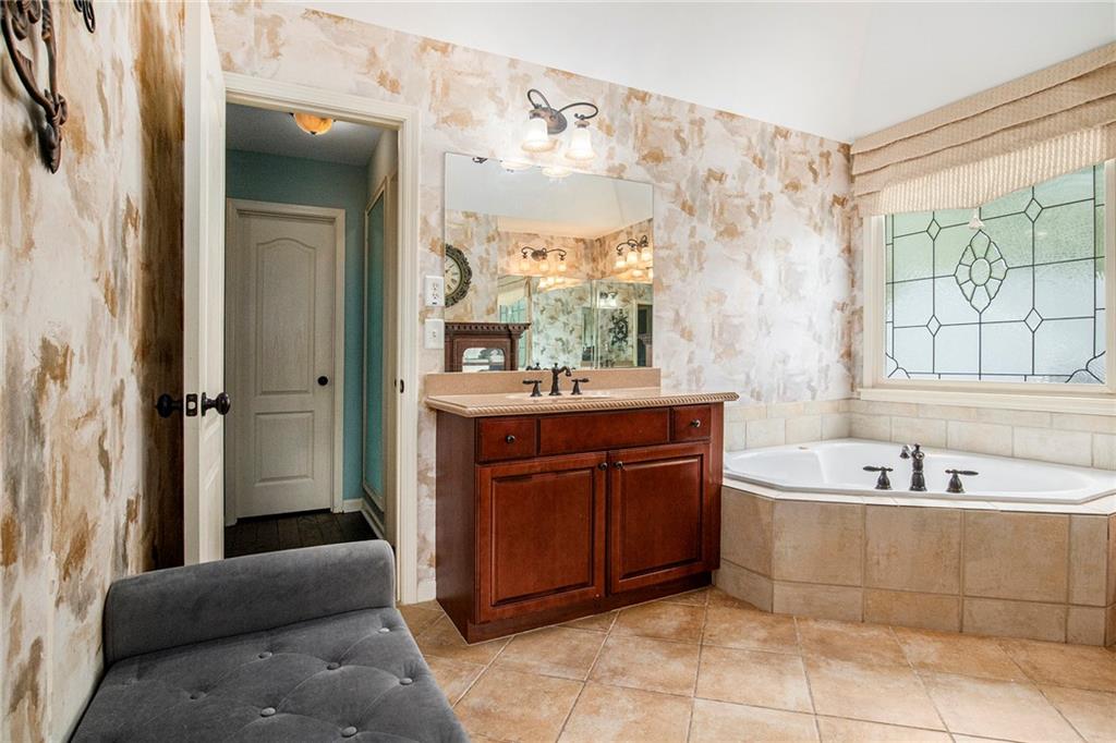 3907 Fellowship Drive, Buford, Georgia image 23
