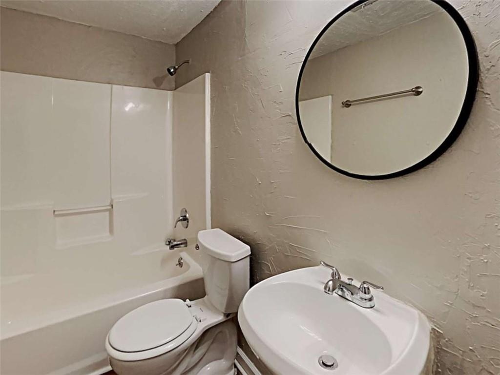 5665 Lakeview Court