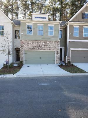 Great East Cobb Location, 5-year-old stunning two-story town home, offers an open-concept design with upgraded hardwood floors on the main level. The gourmet kitchen features quartz countertop, stainless appliances, and a large island perfect for your gatherings. The main level has a beautiful family room and sunlight dining area with view of your private backyard. Upstairs, the primary master suite offers a spacious retreat with a luxurious bathroom and walk-in closet, two additional bedrooms with a full bath. Community perks include a fire pit, gazebo and dog park, this house located just minutes from I-75, and Marietta Square.