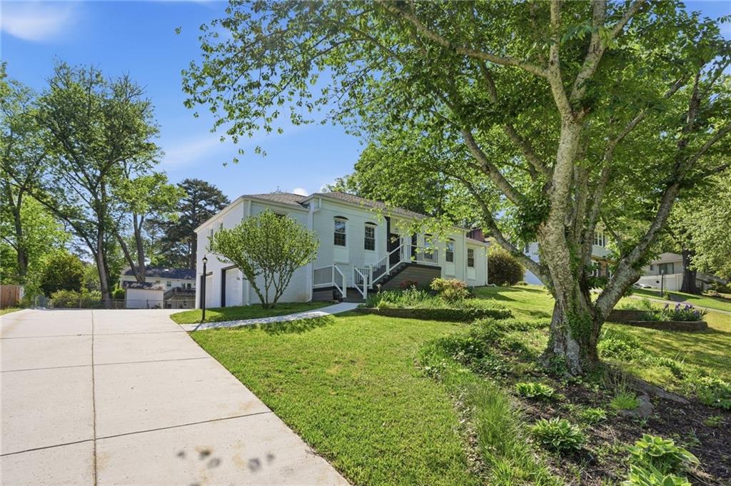 663 Foxcroft Circle SE