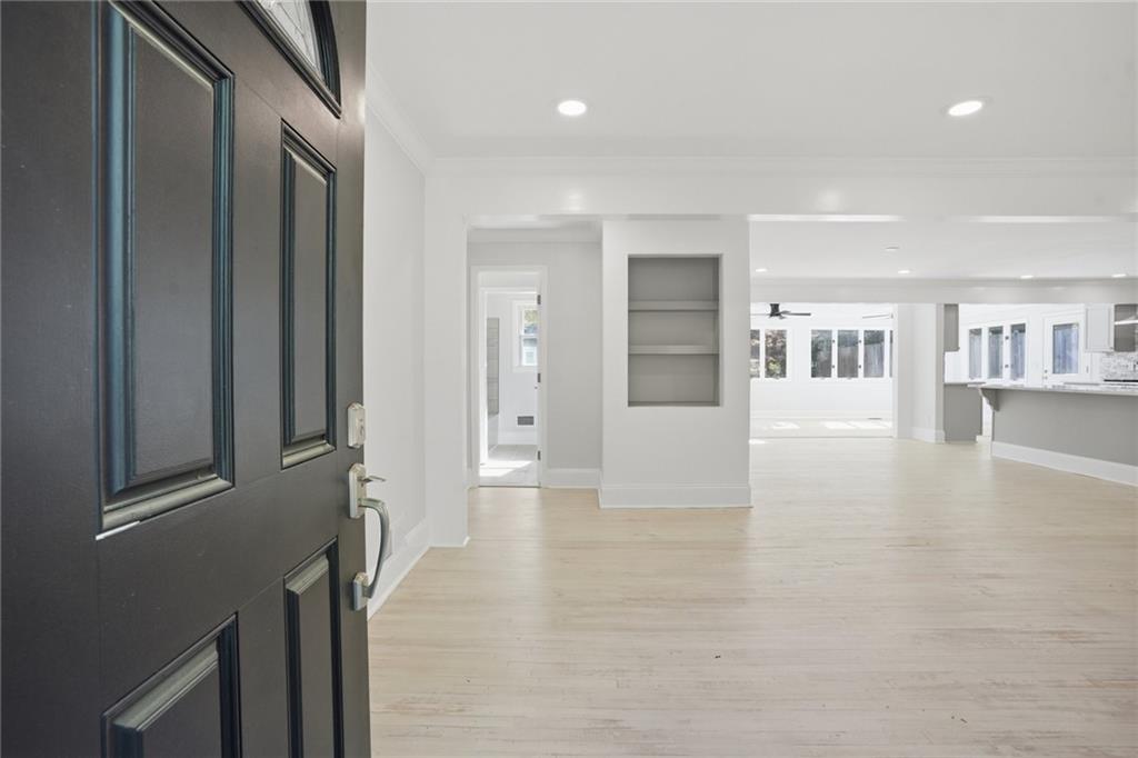 663 Foxcroft Circle SE