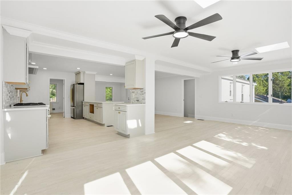 663 Foxcroft Circle SE