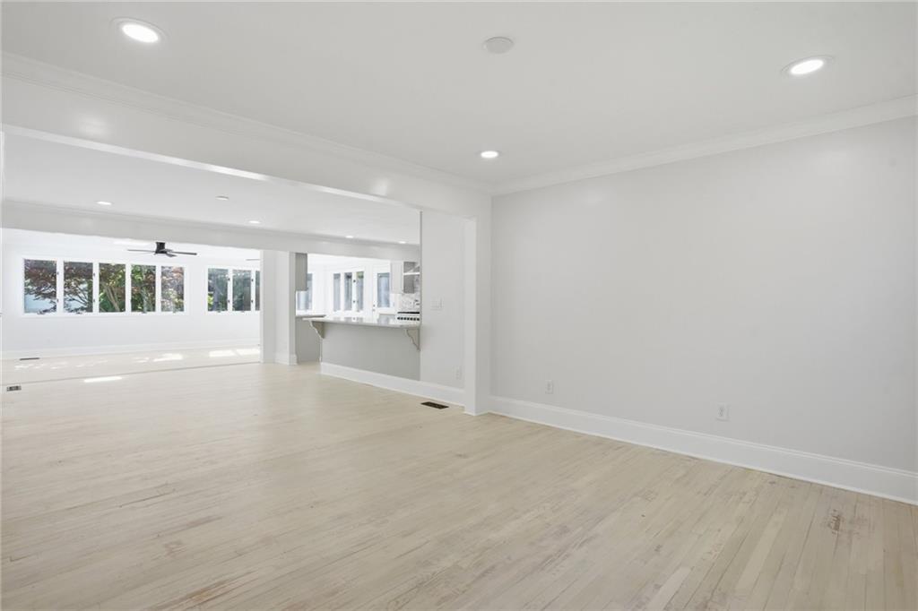 663 Foxcroft Circle SE