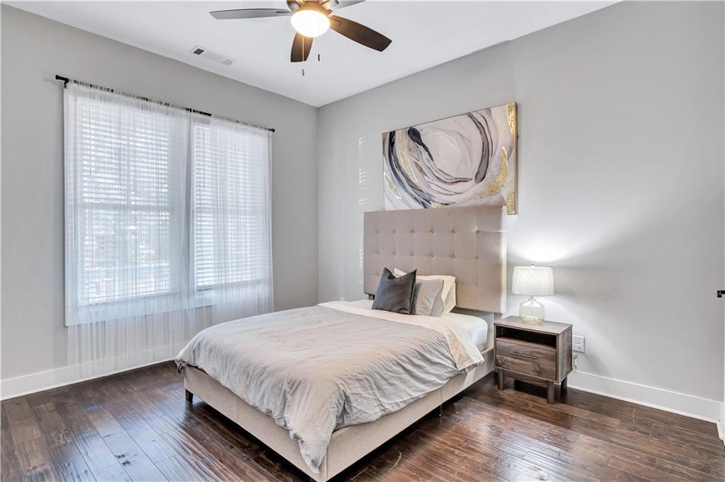 766 COOPER Street SW