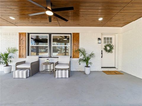Homes For Sale - 116 Peyton Road<br/> Atlanta, GA 30311