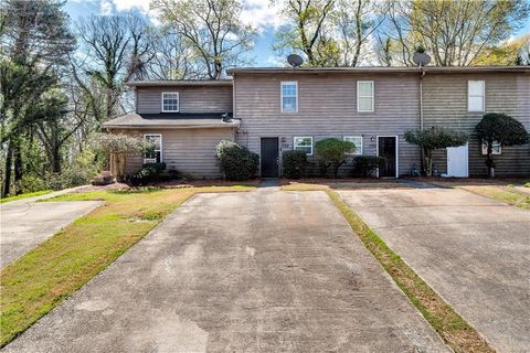 Townhouse For Sale - 1722 Wynndowne Trail<br/> Smyrna, GA 30080