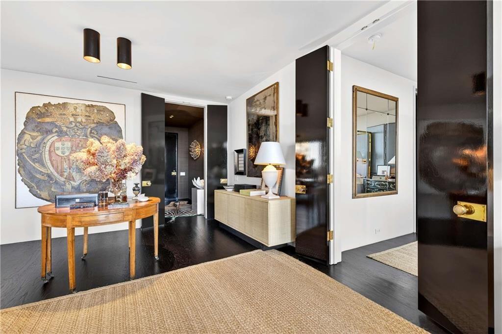 2575 Peachtree Road NE 18C