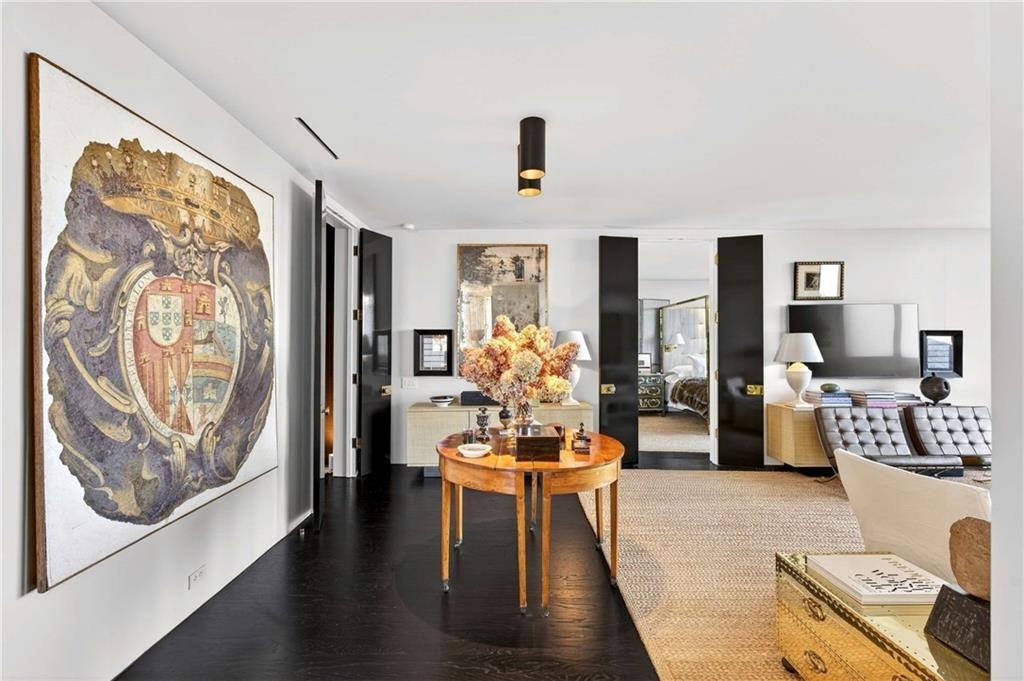 2575 Peachtree Road NE 18C