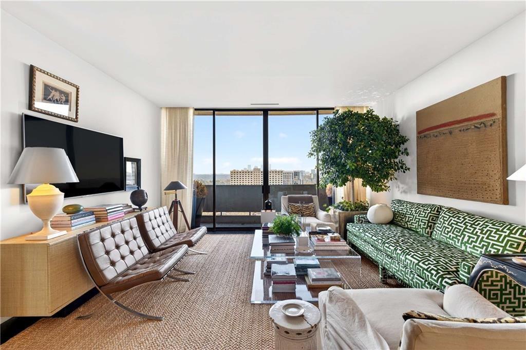 2575 Peachtree Road NE 18C