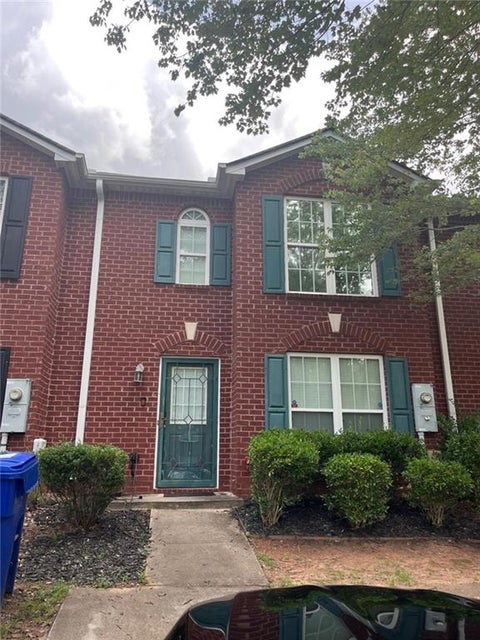 Townhouse For Sale - 2434 Piering Drive<br/> Lithonia, GA 30038