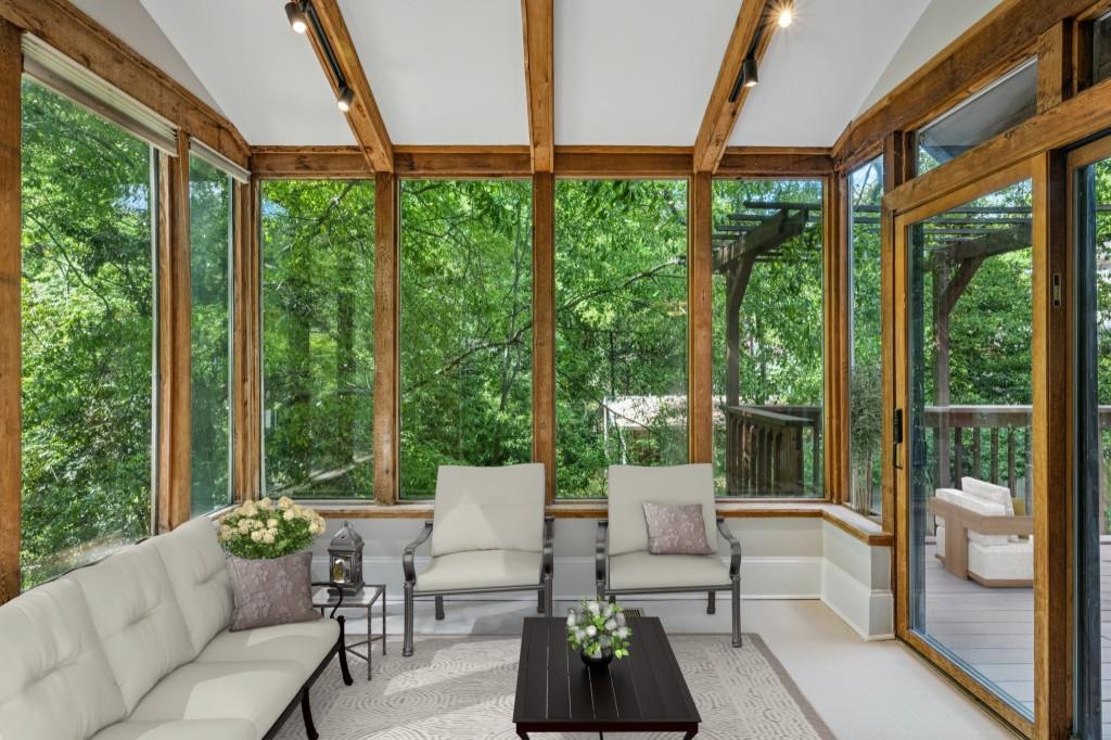 952 Edgewood Avenue NE