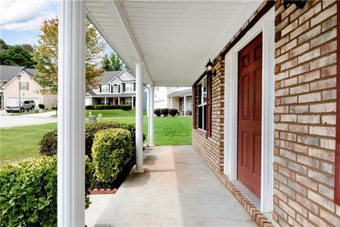 A home in Dacula