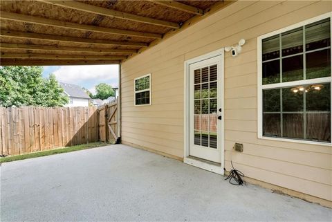 A home in Dacula