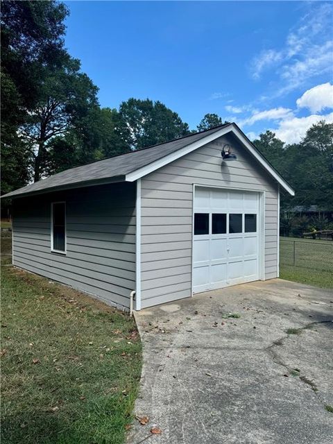 A home in Powder Springs