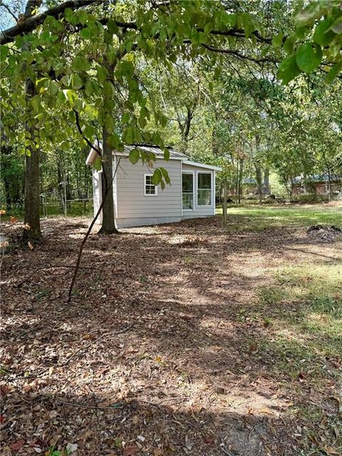 A home in Powder Springs