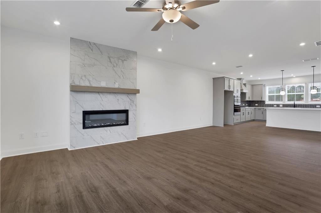 6005 Haviland Alley
