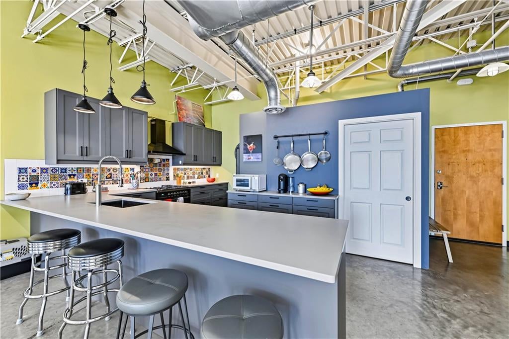 5200 Peachtree Road 3313