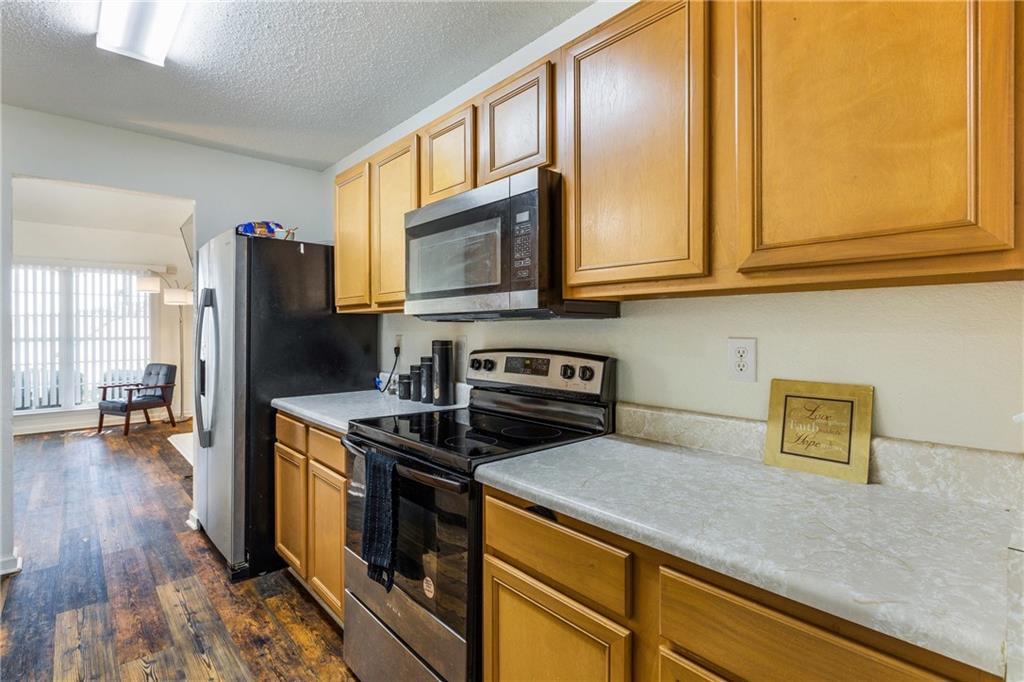 565 Carlton Pointe Drive
