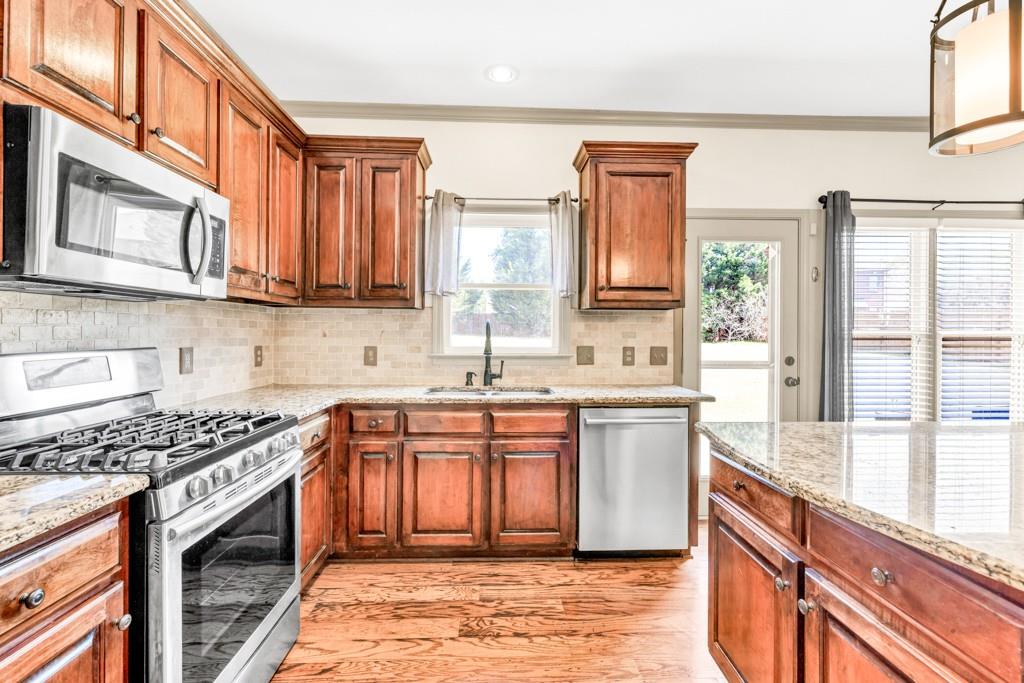 2424 Malden Park Drive, Buford, Georgia image 10