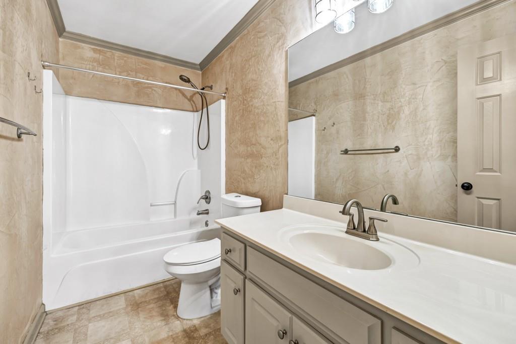 2424 Malden Park Drive, Buford, Georgia image 28