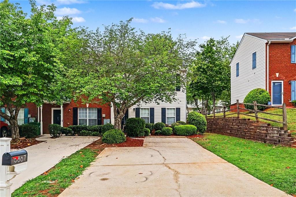 5867 Strathmoor Manor Circle
