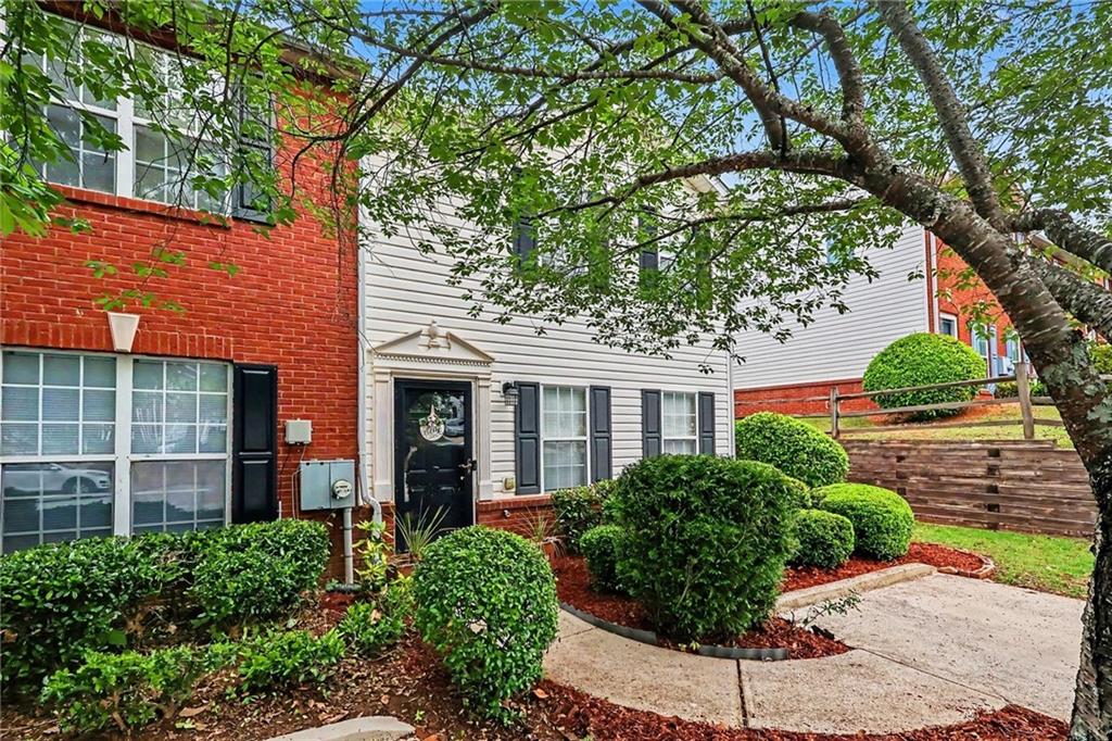 5867 Strathmoor Manor Circle