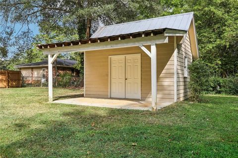 A home in Powder Springs