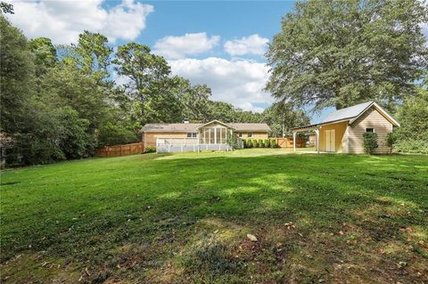 A home in Powder Springs