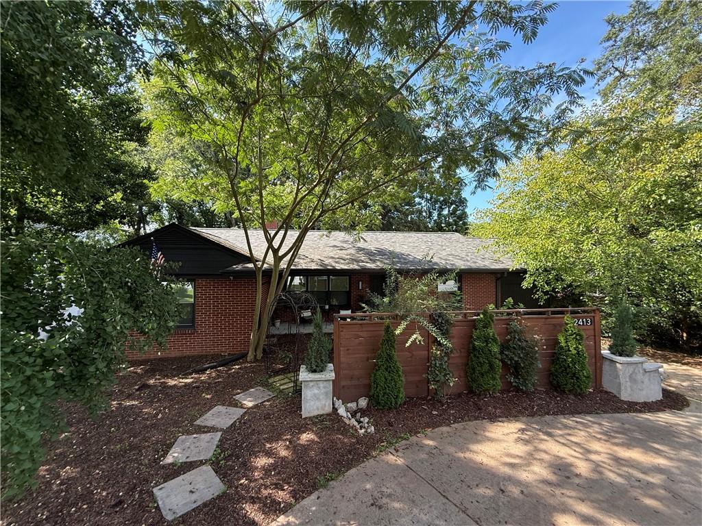 2413 N DECATUR Road