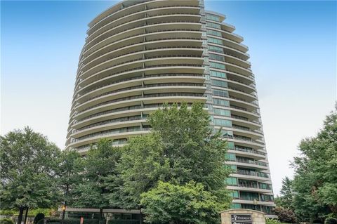 Condominium in Atlanta GA 700 Park Regency Place.jpg