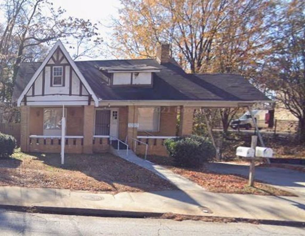 Photo of 1292 Ralph David Abernathy Boulevard, Atlanta, GA 30310 (MLS # 7685180)